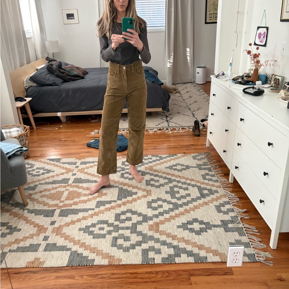 Levi’s Ribcage Corduroy Ankle 28/29